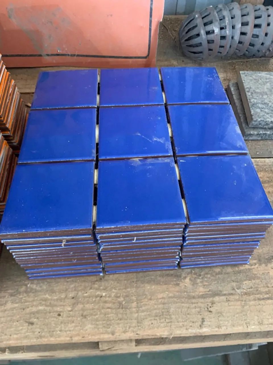 Lote de Pastilha Ceral 10x10 coral e azul com 153 unidades
