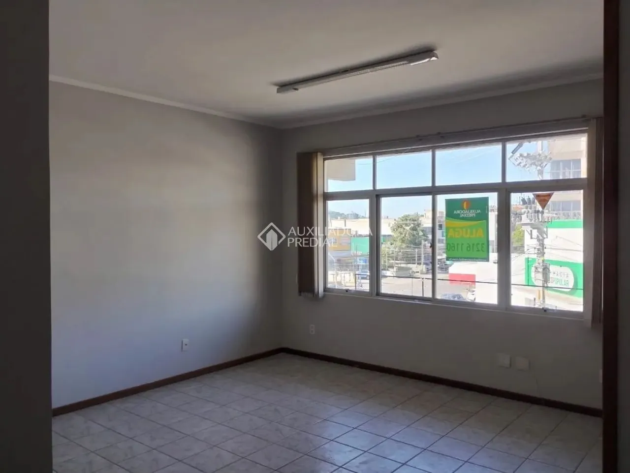 SALA COMERCIAL AMPLA 37M² ZONA SUL PORTO ALEGRE