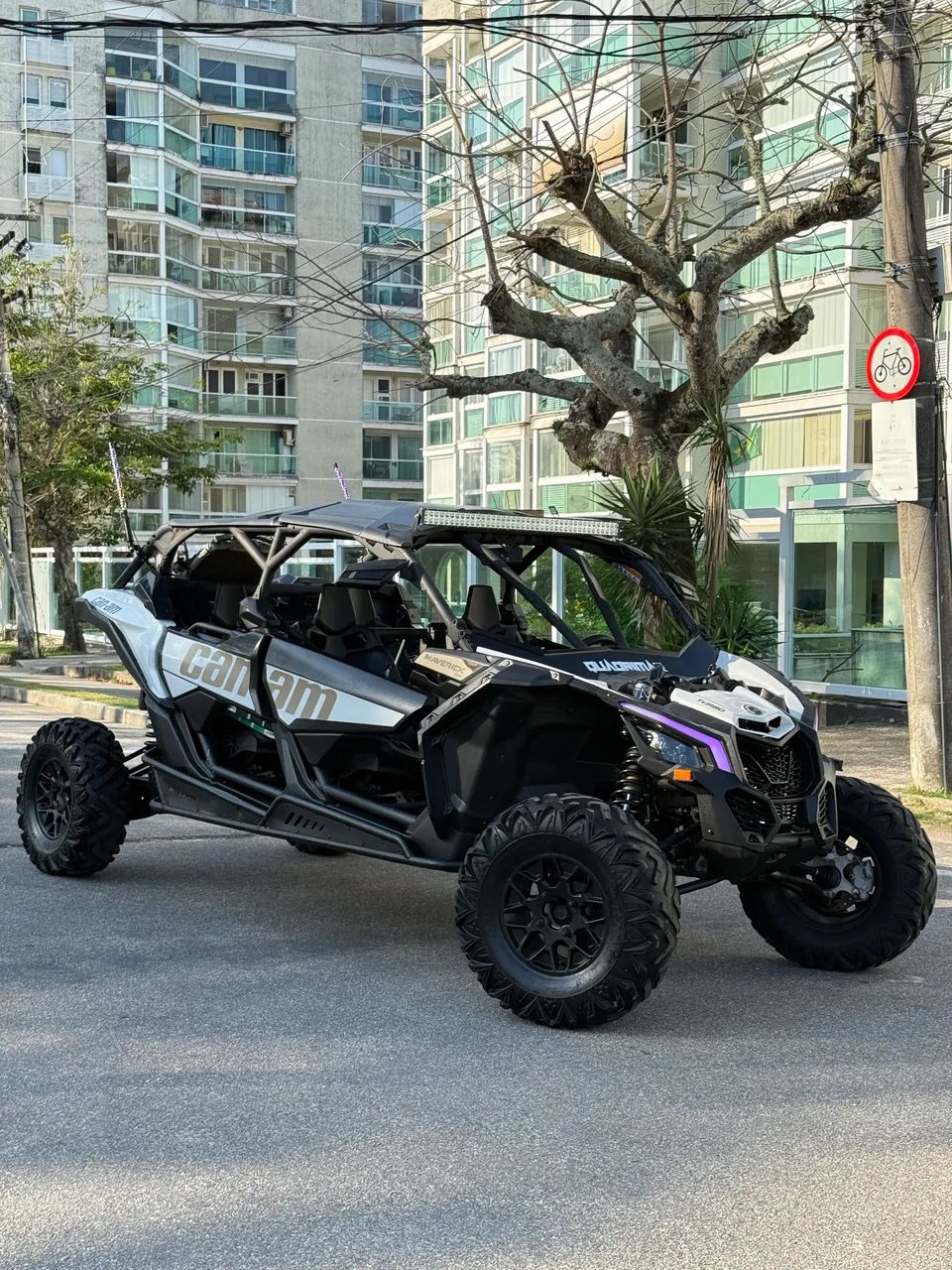 UTV Can Am Maverick X3 Max 2023 4 lugares 2mil km apenas  - Foto 4