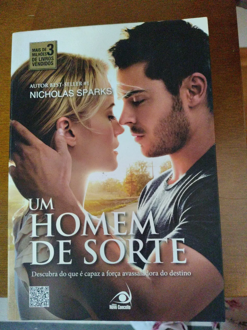 Livro Um Homem de Sorte - Nicholas Sparks