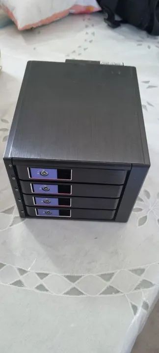 Backplane Enclosure/ HD's, SSD's usado - Foto 2