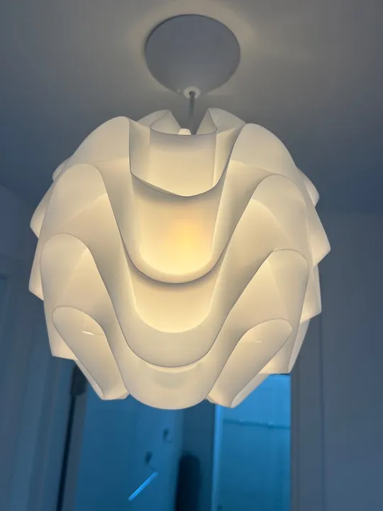 Luminária, lustre pendente para uma lâmpada