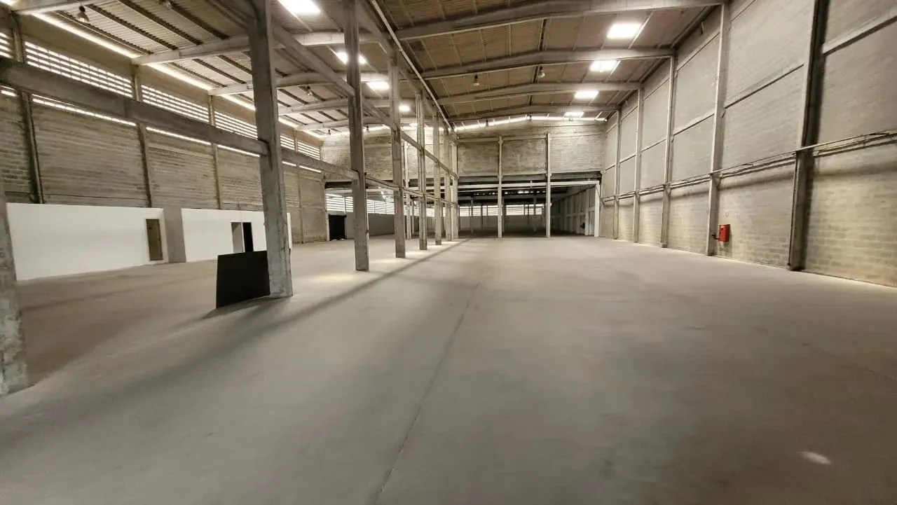 Galpão comercial para locação no Ibura.