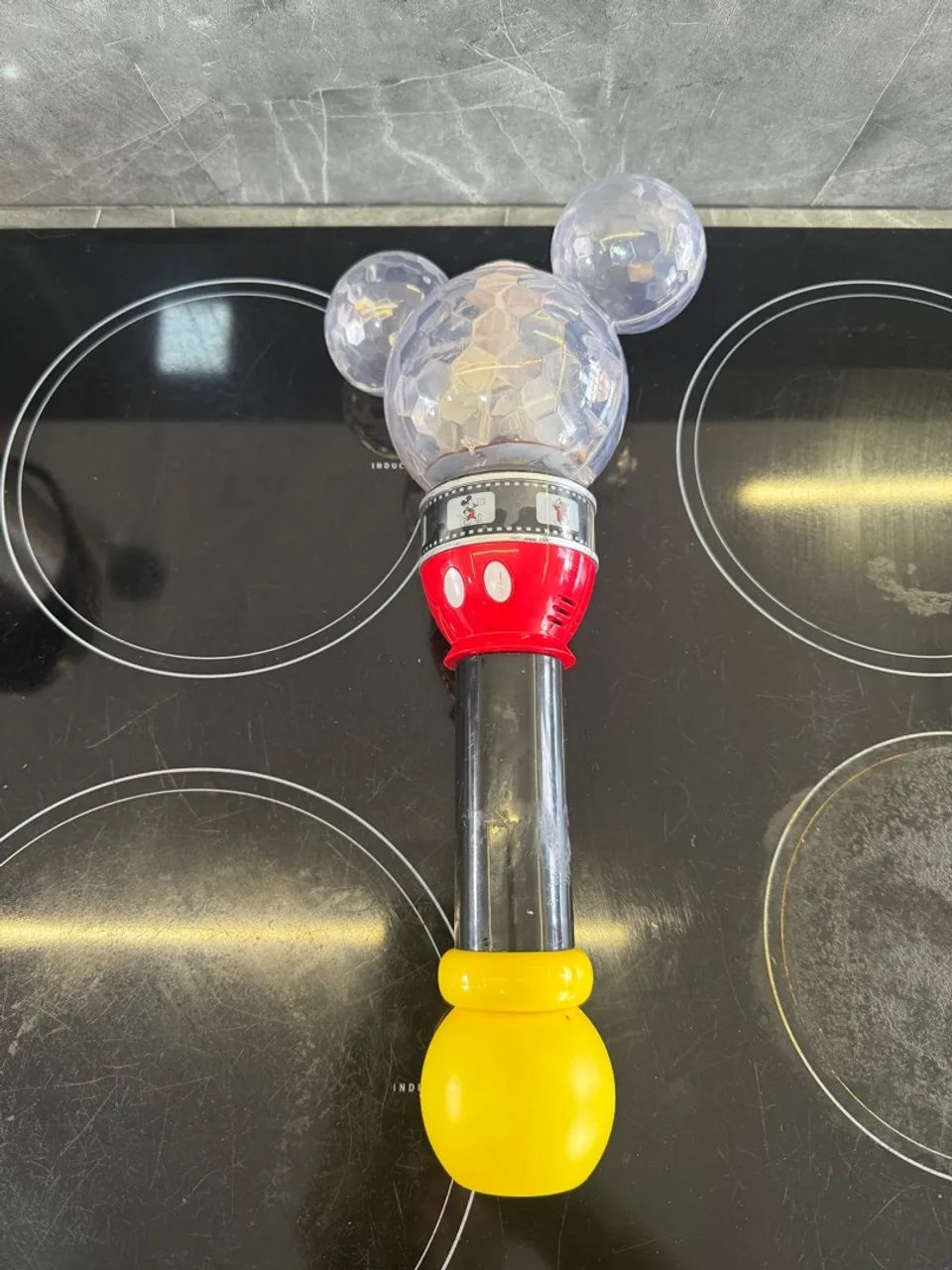 Varinha Mágica Mickey Mouse com Luzes e Som - Foto 5