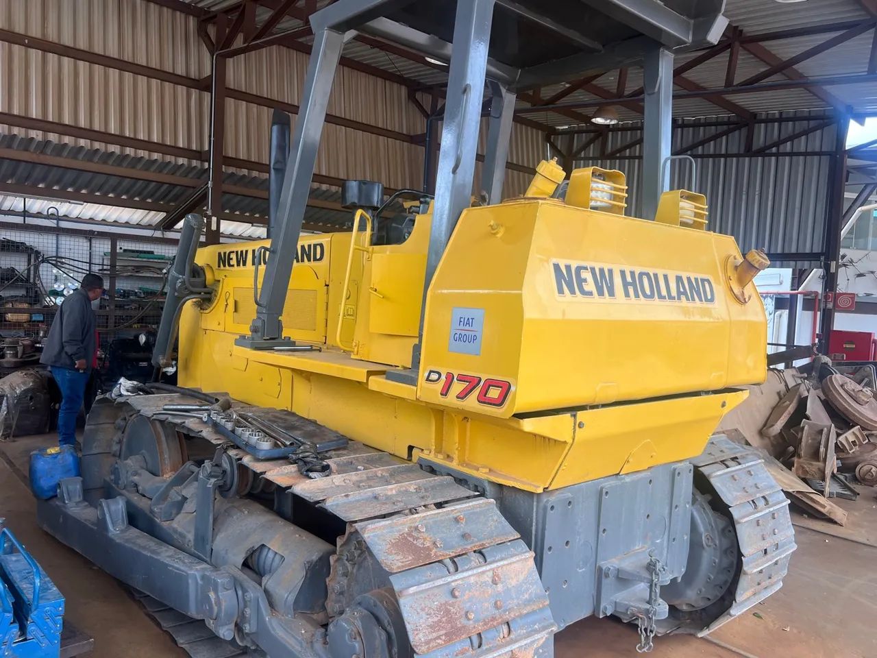 Trator de Esteira New Holland D170 2010.