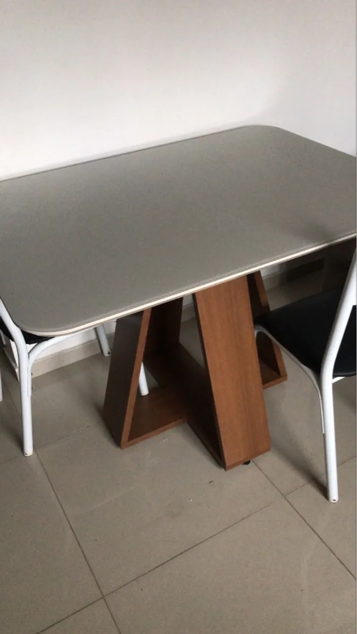Mesa de jantar moderna