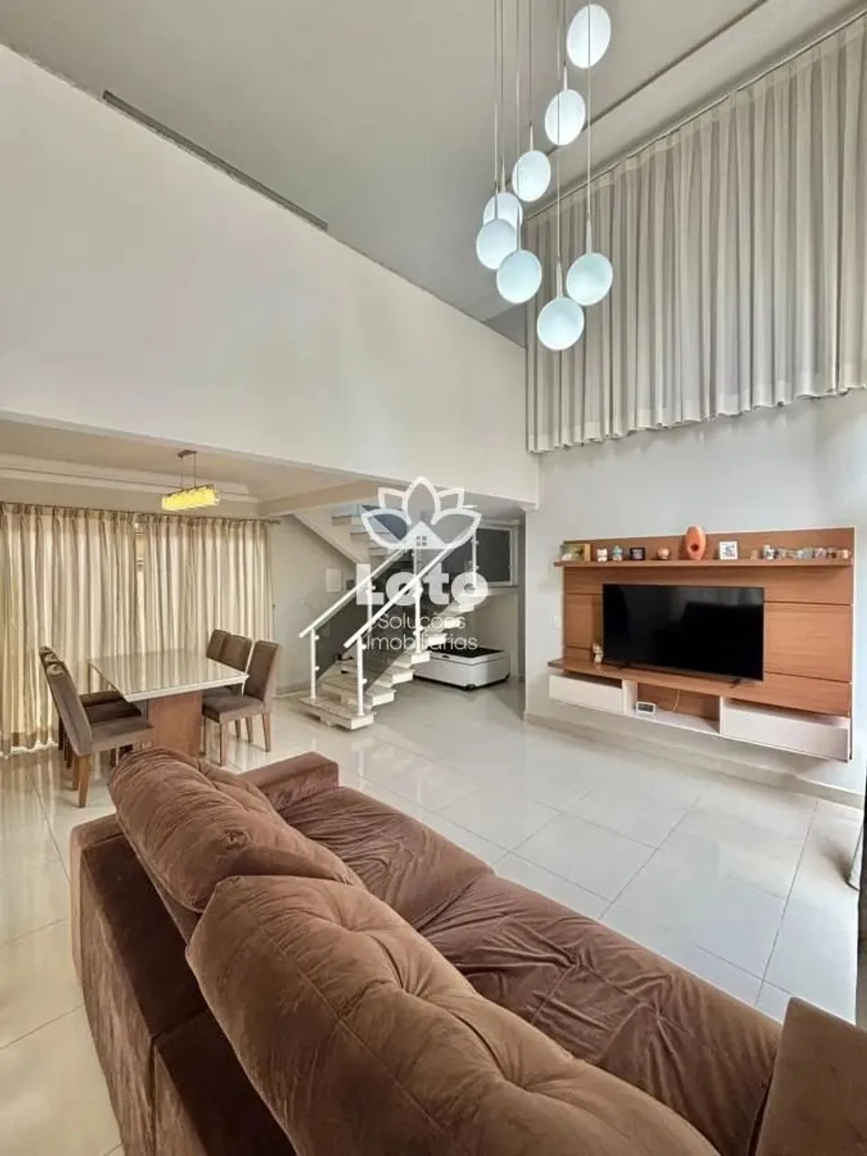LINDA CASA EM CONDOMÍNIO