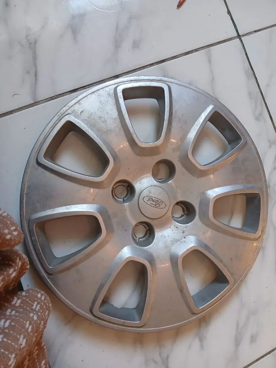 Calota Ford Original Peças para carros, vans e utilitários