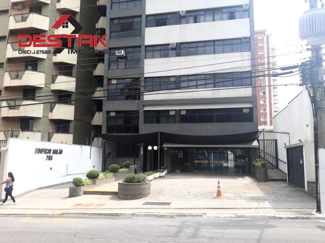 Sala Comercial Para Locacao Ou Venda No Edificio Milao, Centro de Jundiai/sp.