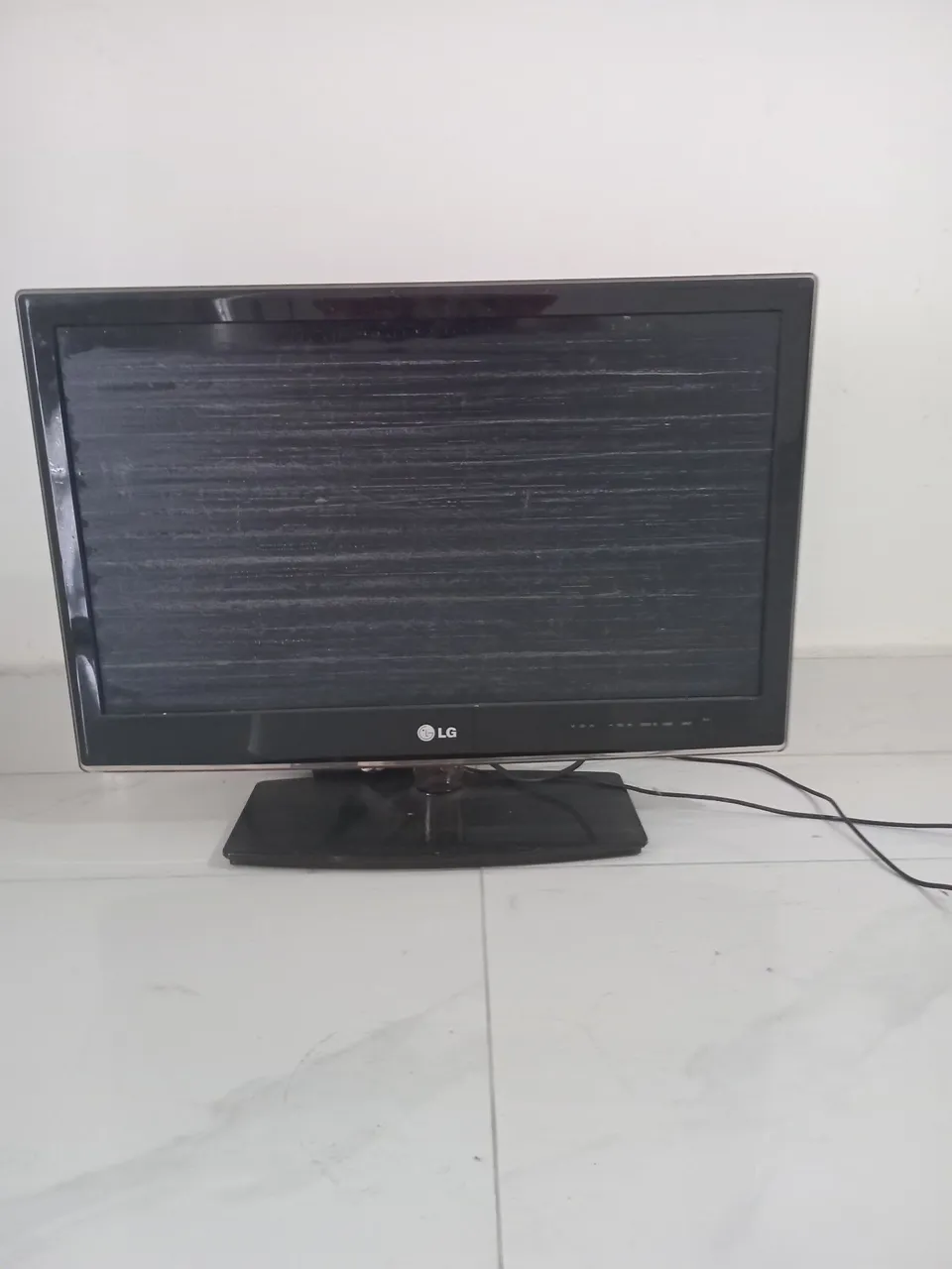 TV LG24 polegadas. PARA TIRAR PEÇAS.