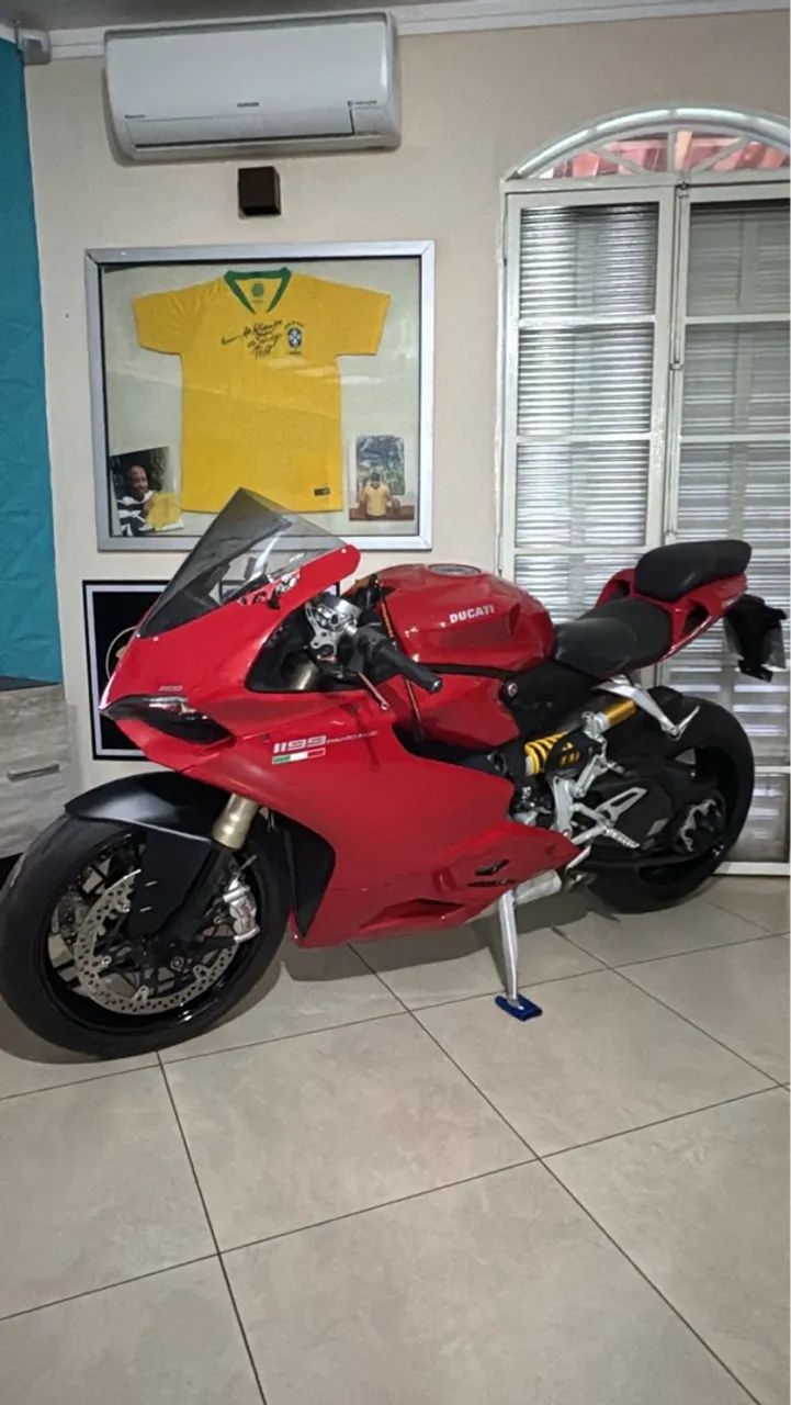 Dugati panigali 1.200 aceito carro