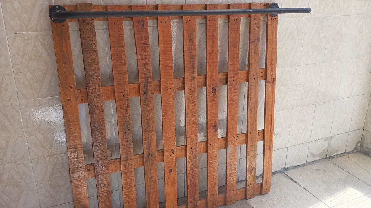 Painel de Palete com suporte 
