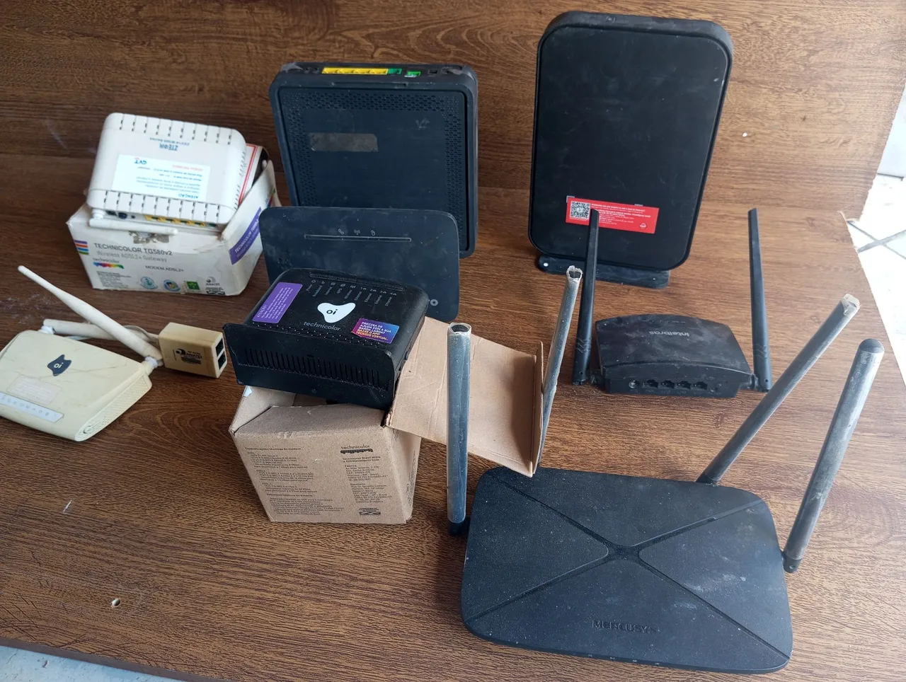Lote de Roteadores e Modems