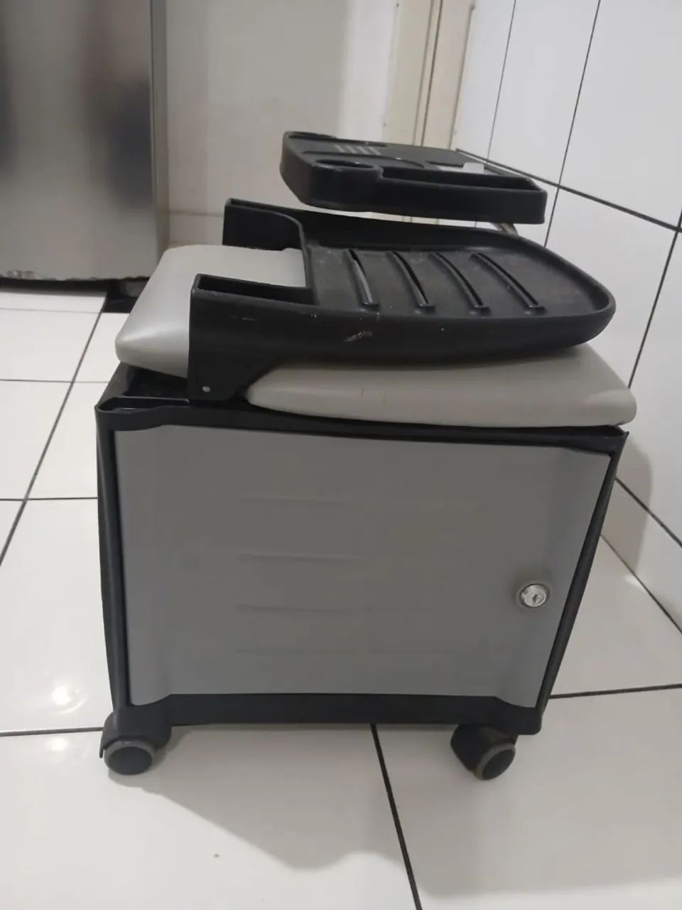 Carrinho de Manicure  - Foto 3