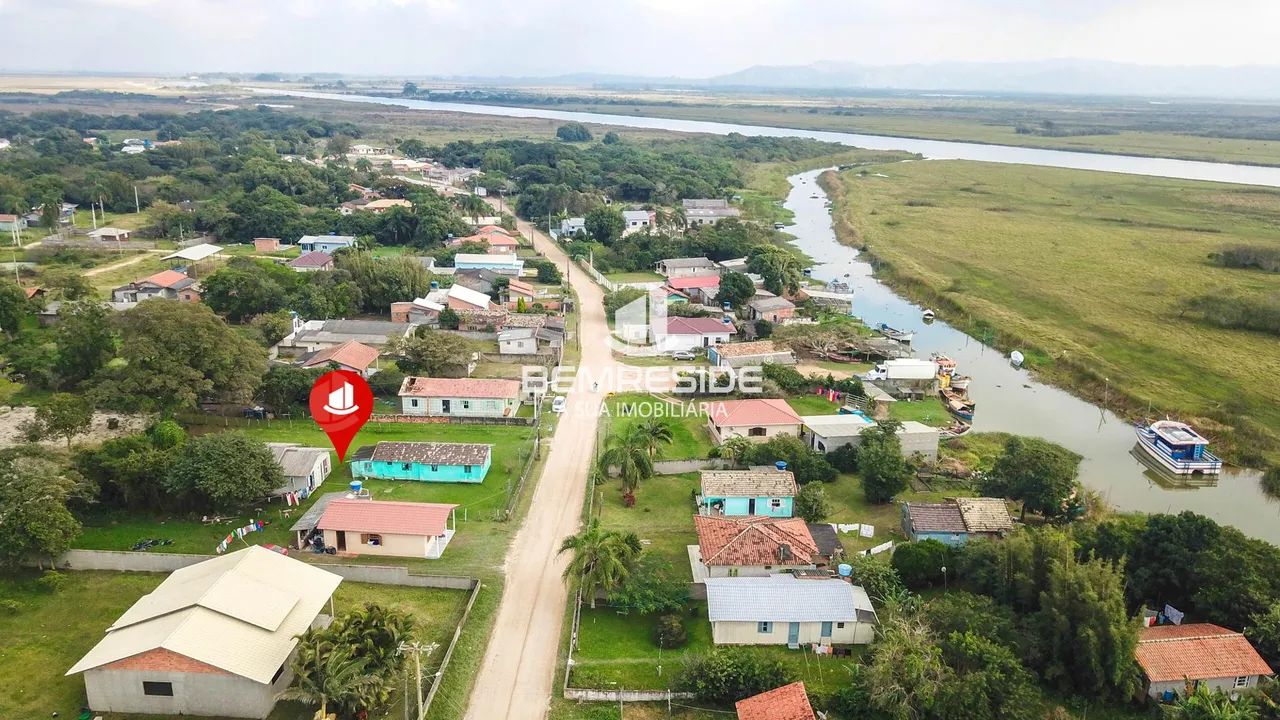 Terreno com duas casas no bairro Campos Verdes