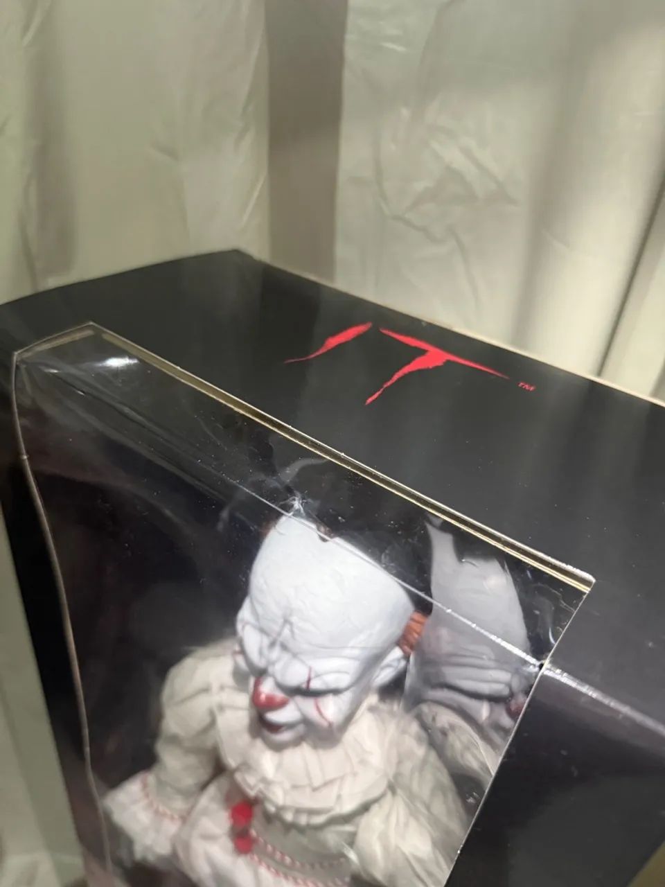 Boneco Pennywise - IT - Mezco - Foto 5