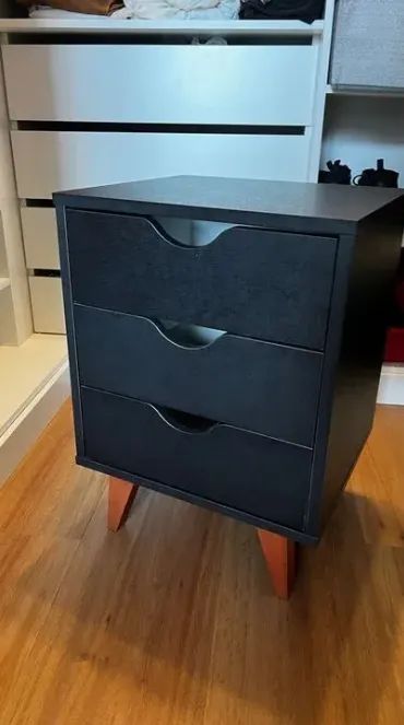 Criado mudo/mesa de cabeceira TOkSTOk