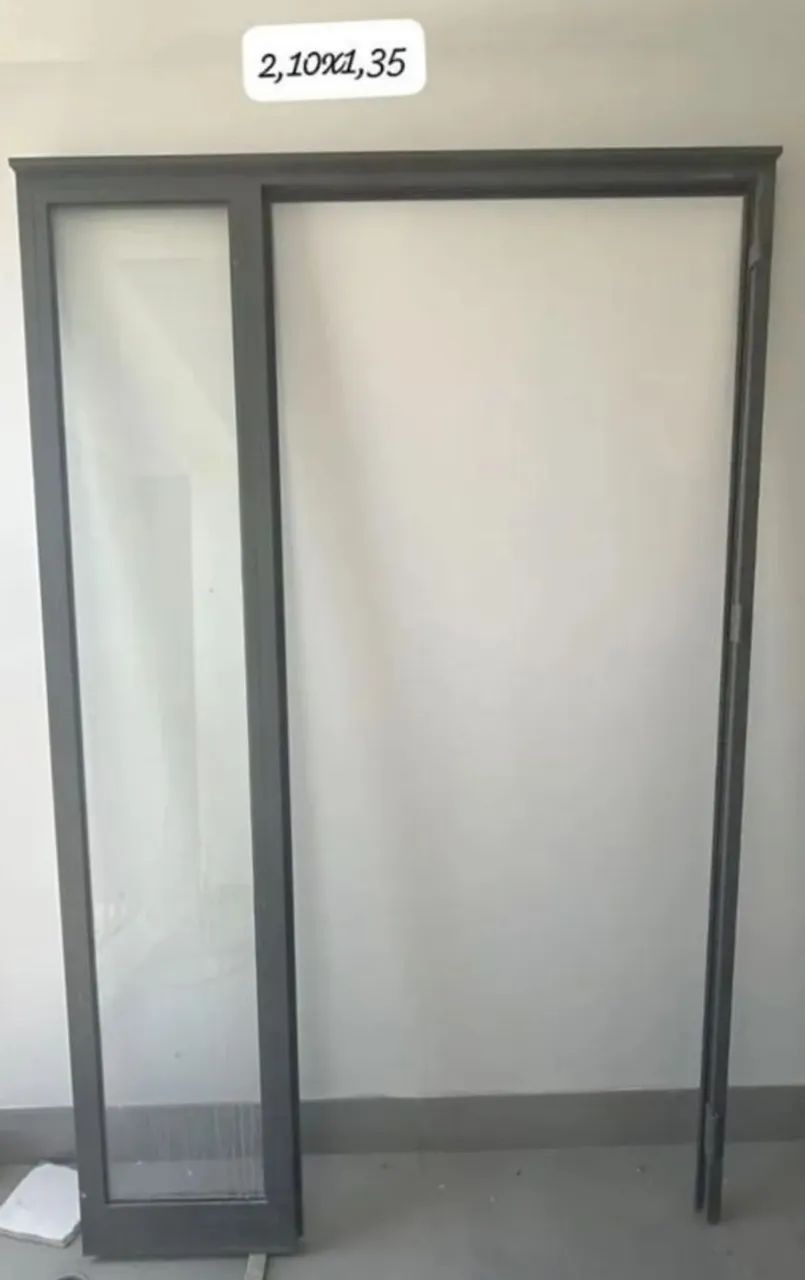 Porta de vidro com vista para varanda - Foto 2