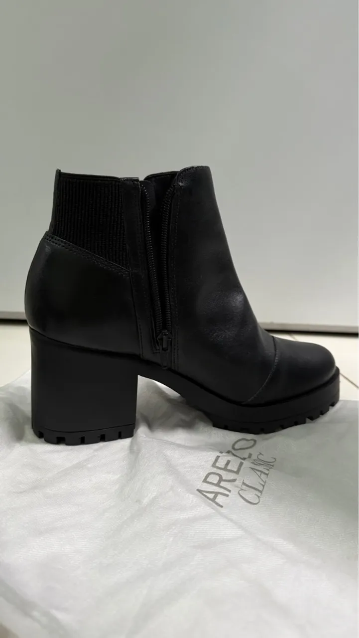 Bota Arezzo Classic Preta TAM: 38