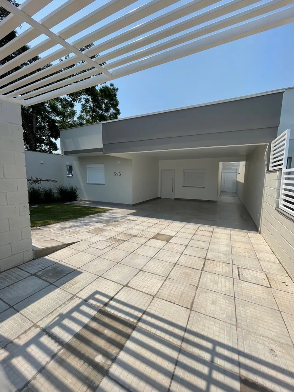 Casa com piscina NOVA 3 quartos sendo um deles suite