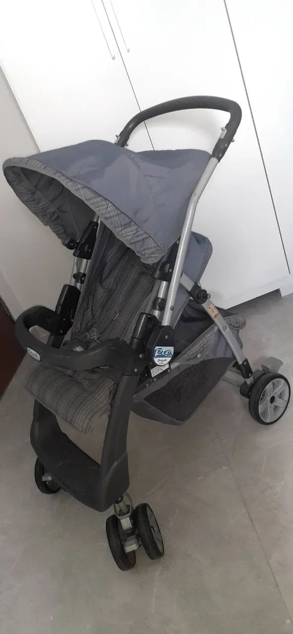 Vende-se carrinho de bebê da marca Burigotto. 