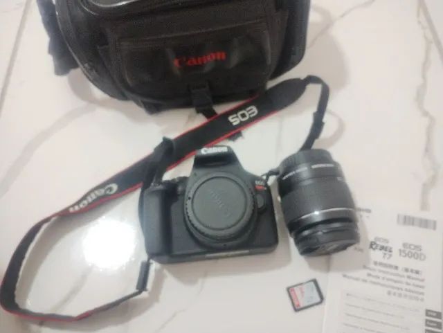 Câmera Canon Rebel T7 nova