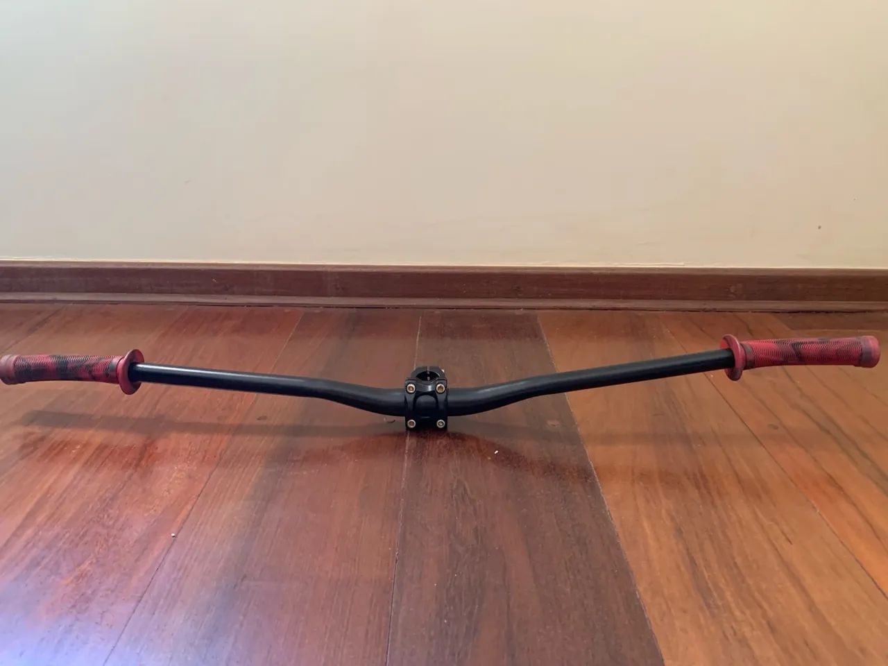 Mesinha guidão e Manopla e banco - Foto 4