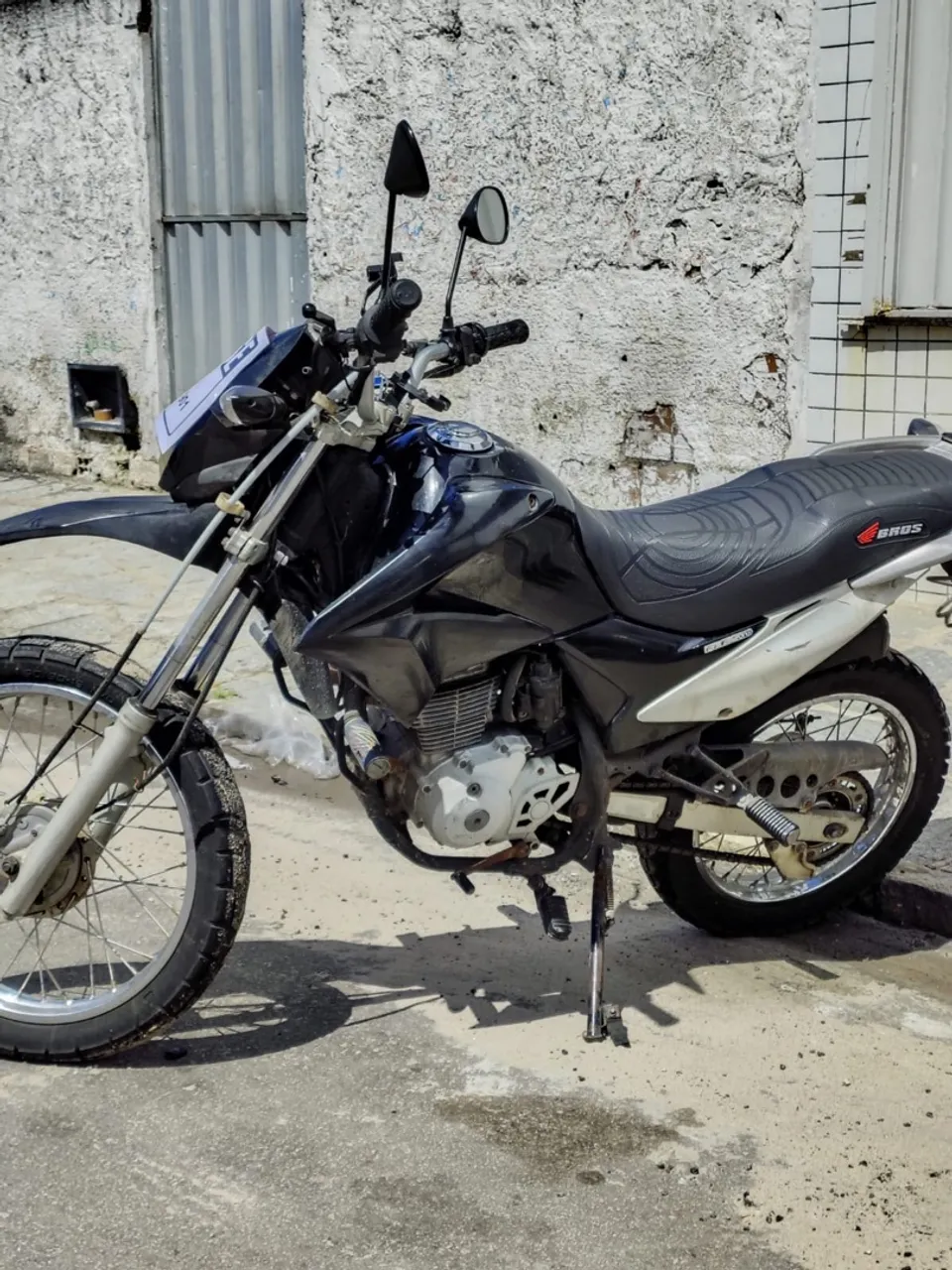 Moto Broz 150 2014 valor 12mil a conversar