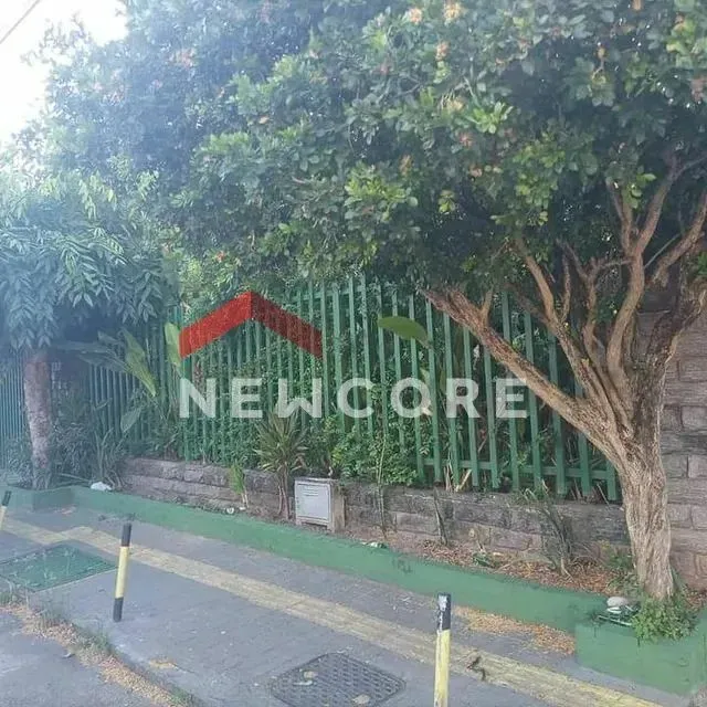 Casa em Rua das Dálias - Pituba - Salvador/BA