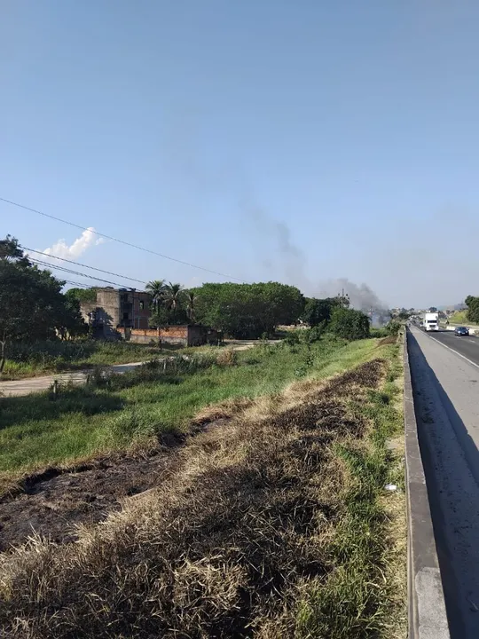 Terreno 15x25, frente via Dutra, ideal para galpão.