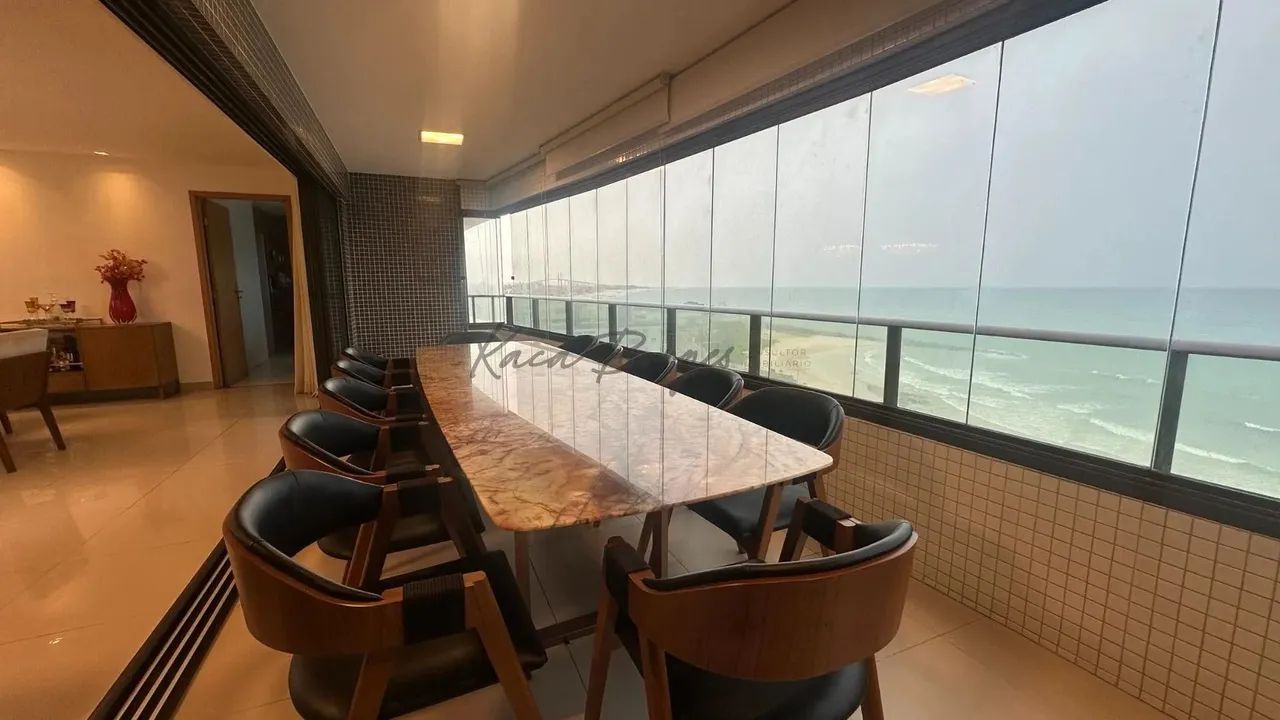 Apartamento frente mar em Areia Preta, 4 Suítes, mobiliado - Foto 5