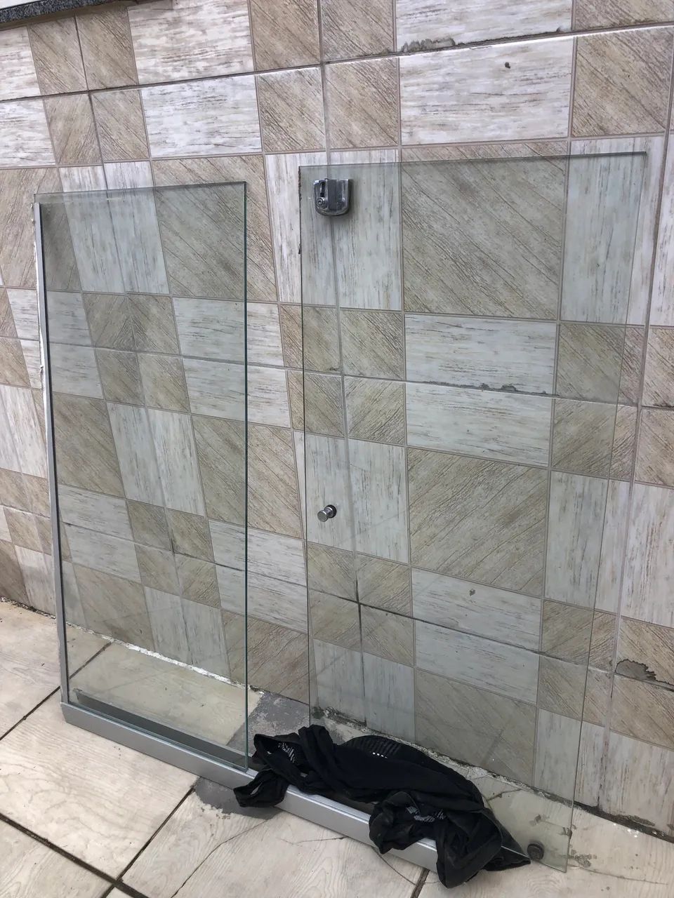 Selling glass window