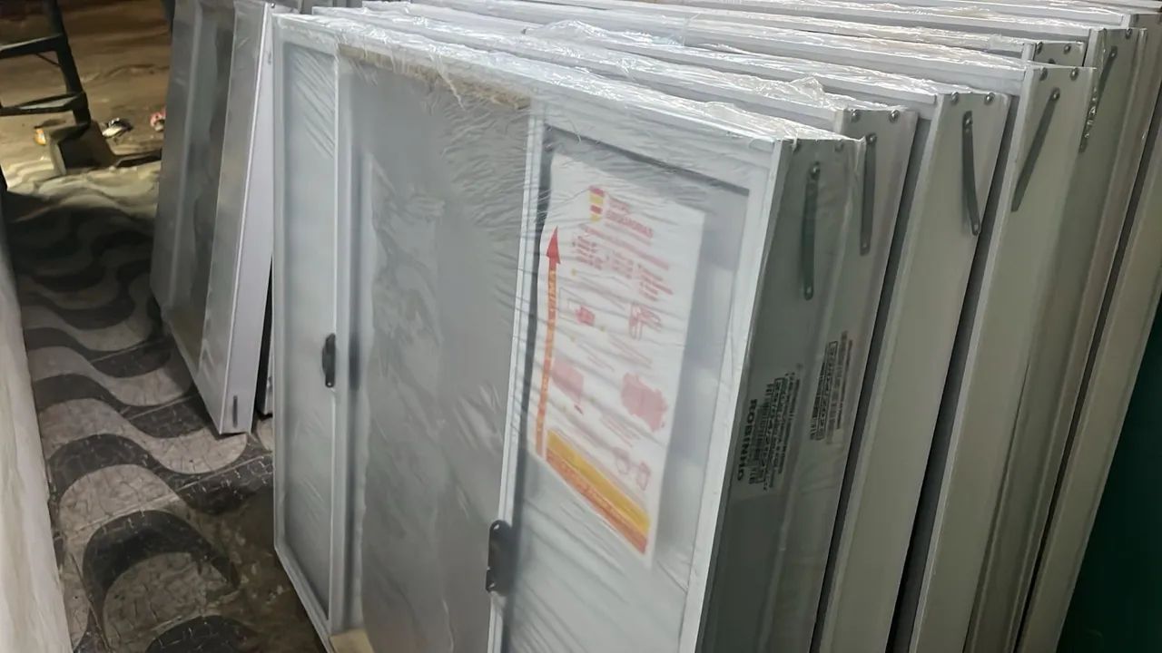 Veneziana 6 Folhas 1,00x1,20 Liso Branco - Foto 2