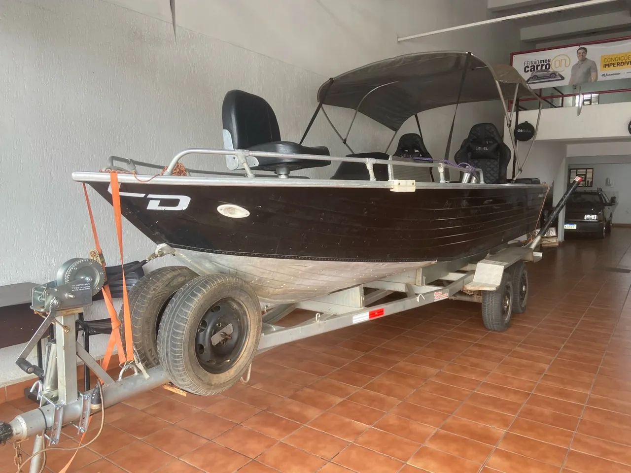 Lancha Araguaia 2014 motor Mercury 115 4 tempos, em ótimo estado de conservação - Foto 4
