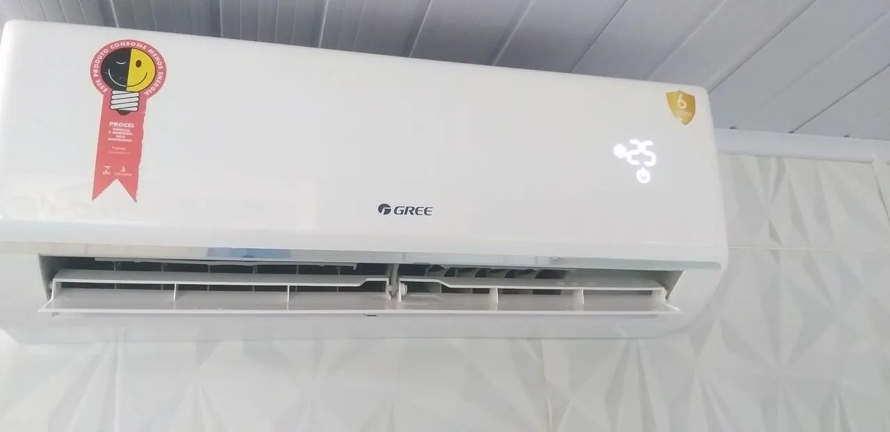 AR CONDICIONADO GREE  SPLIT 9MIL BTUS FUNCIONANDO PERFEITAMENTE.