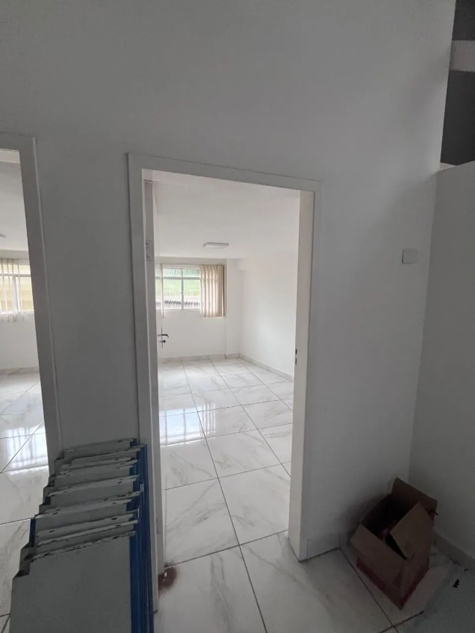 Aluguel de duas lojas comerciais em Lima Duarte (MG), 190m² e 121,85m² - Foto 5