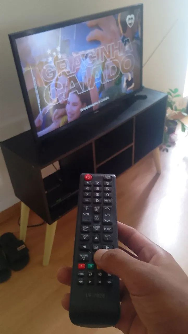 TV SMART 32 POLEGADAS ZERO DEFEITOS com antena  - Foto 4