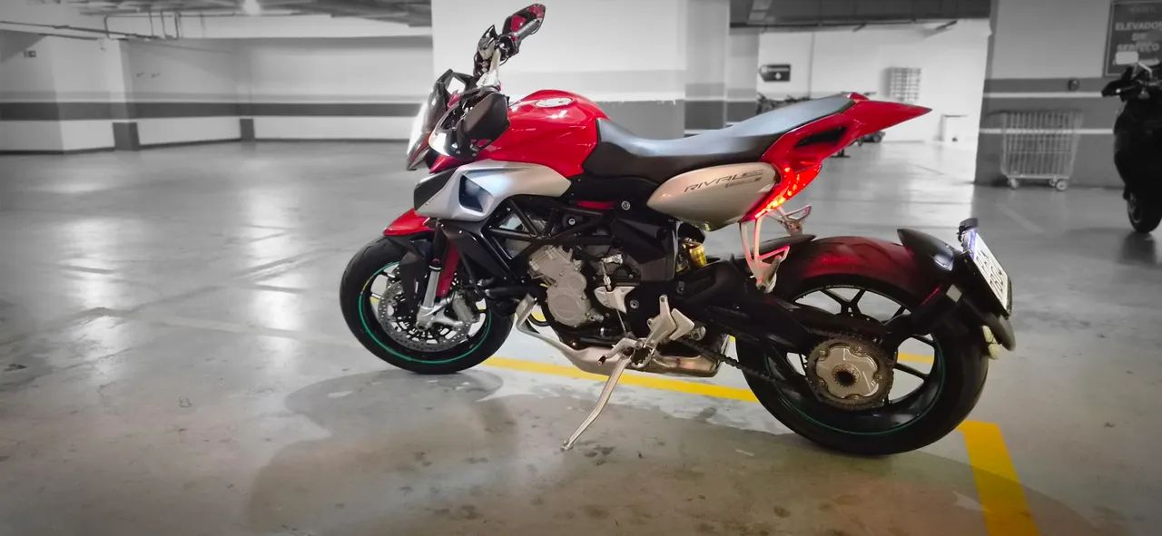 MV Agusta Rivale 2015 - Foto 4