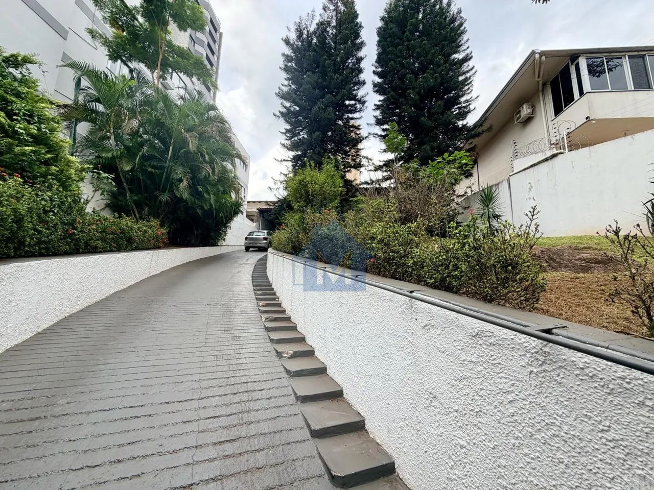 Terreno próximo à Av. JK, no Centro!