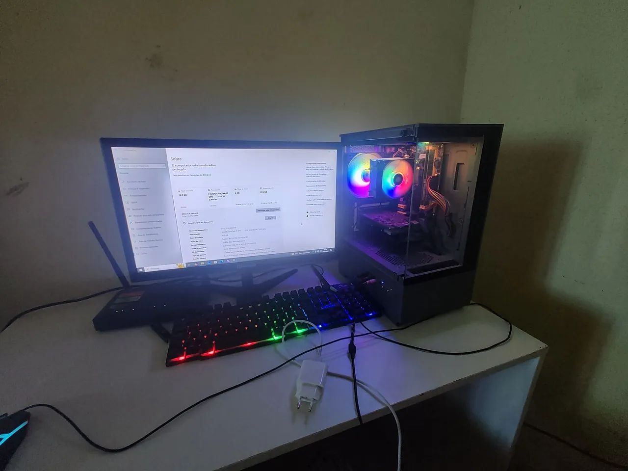 Computer 443789925470054402