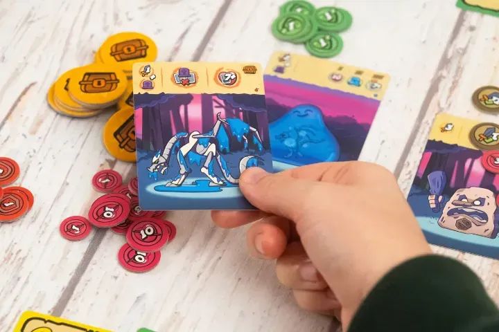 Dungeom Rummy - Jogo de Tabuleiro - Lacrado - Foto 2