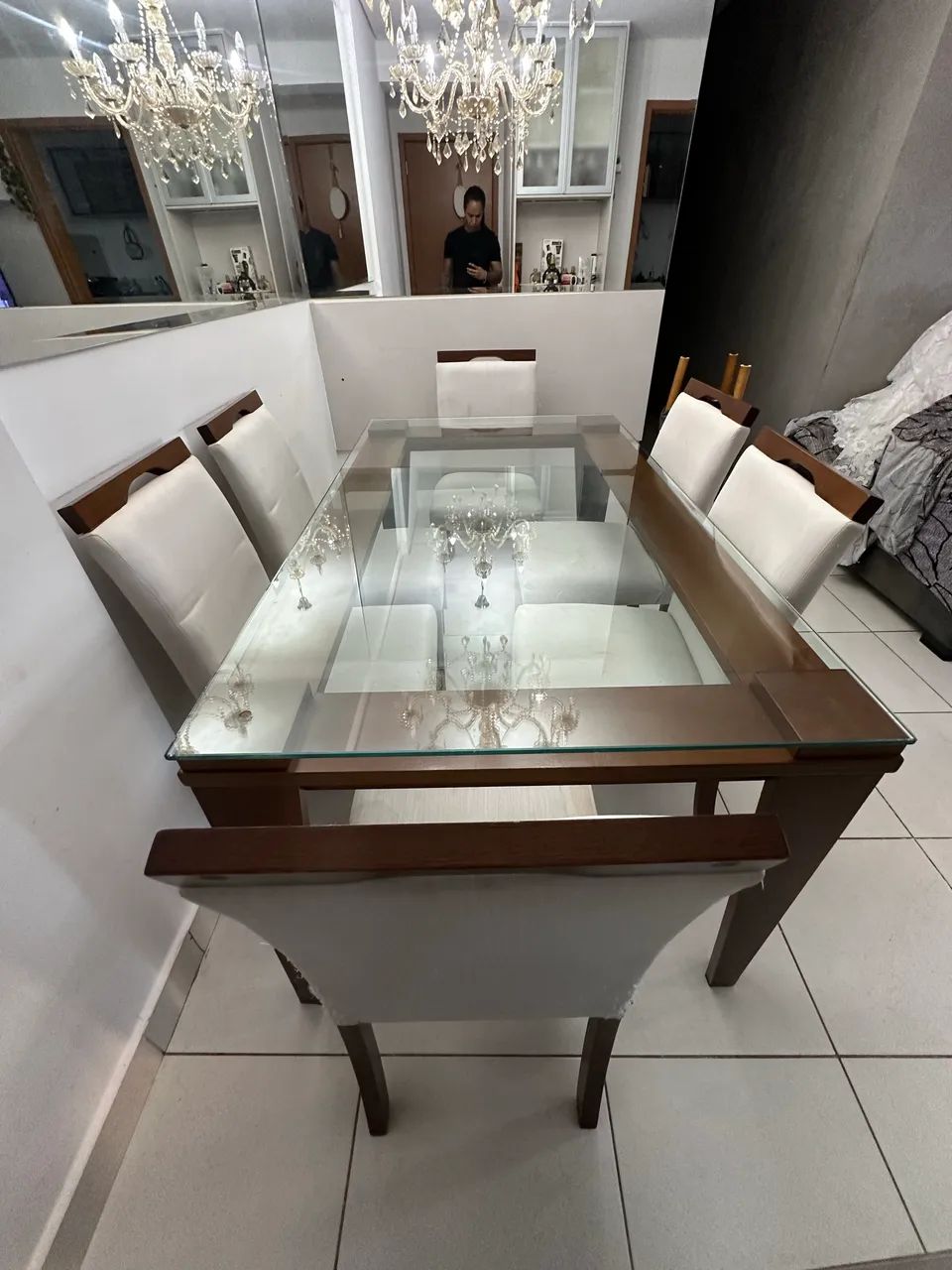 Mesa com 6 cadeiras