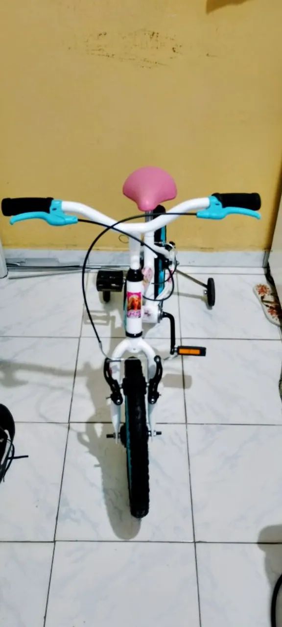 Bicicleta infantil princesas aro 16 perfeita  - Foto 4