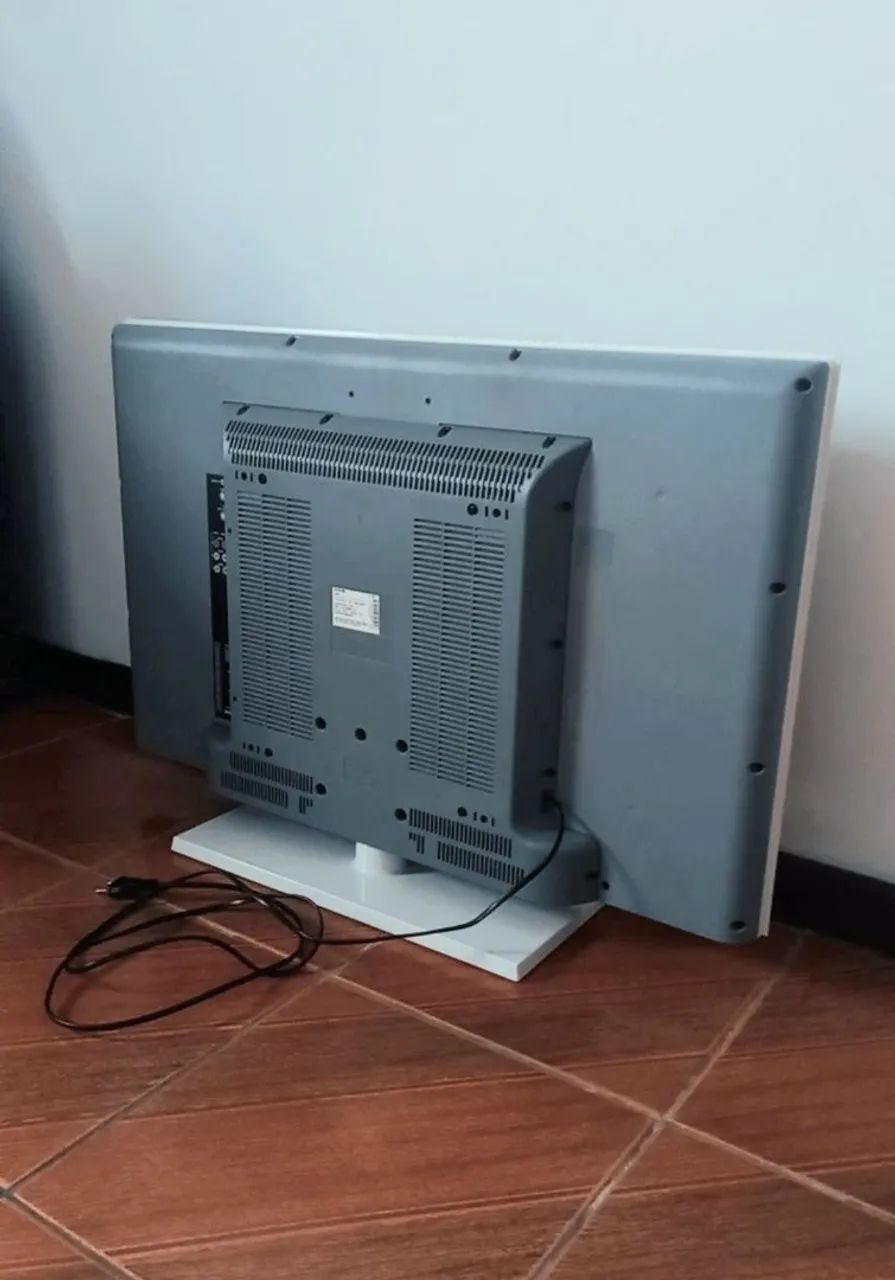 TV LED CCE 32" polegadas branca - Foto 4