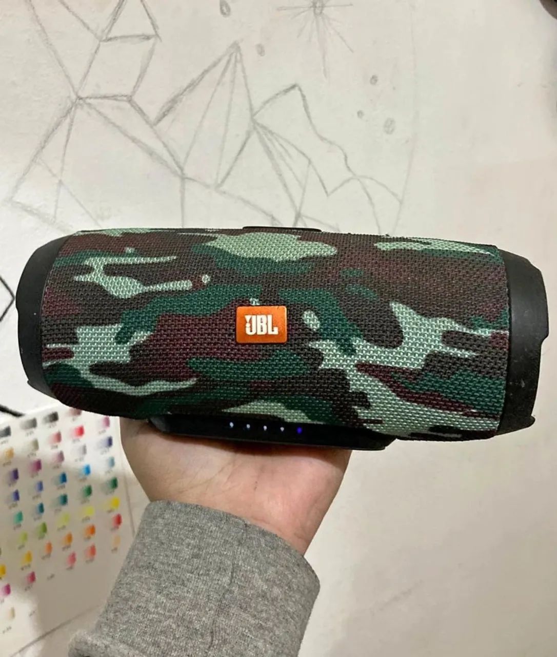 Caixa JBL pequena 