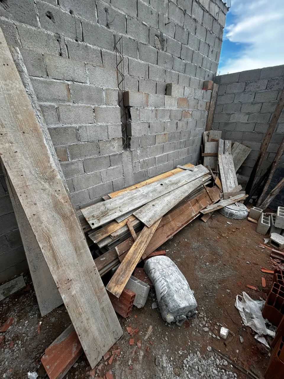 Tábua e pau de eucalipto P/ construção  - Foto 4