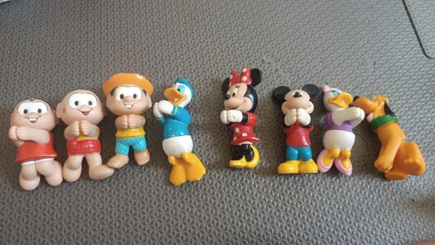 Abraçadinhos 8 bonecos Disney e Turma da Monica USADO