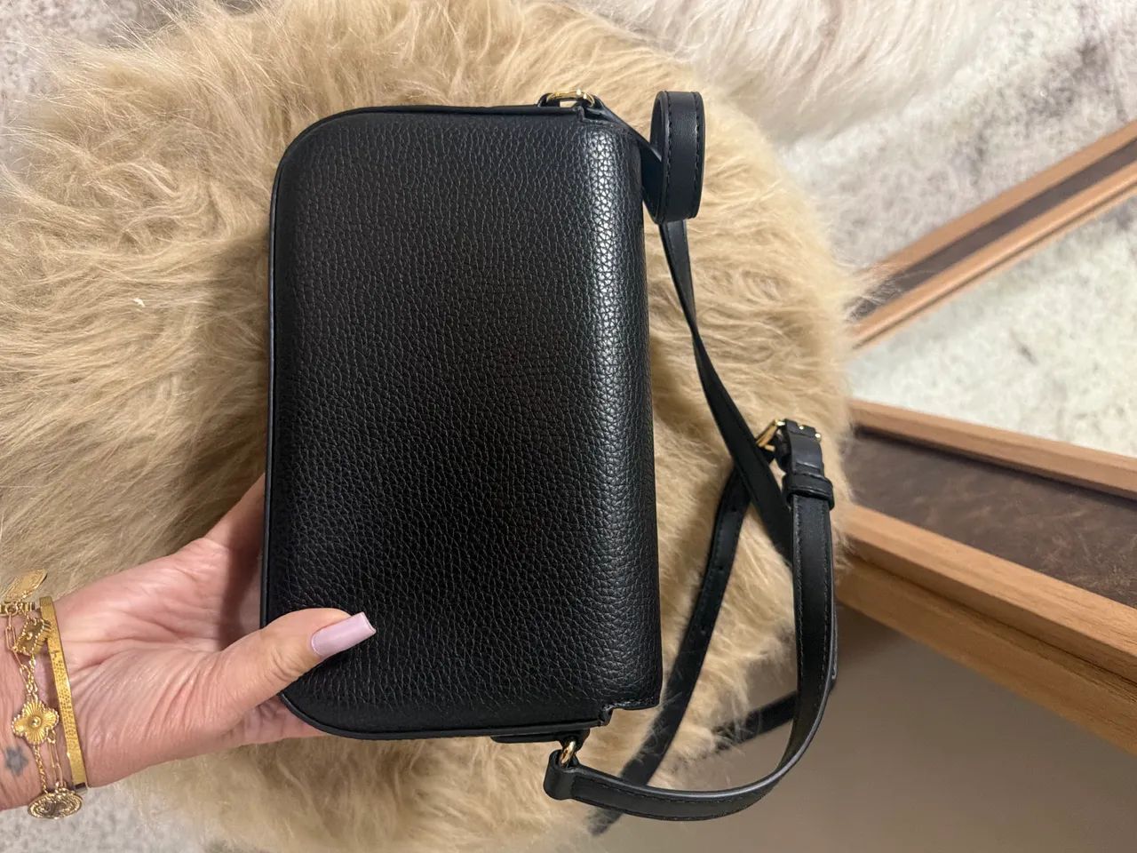 Bolsa MK preta de couro  - Foto 5