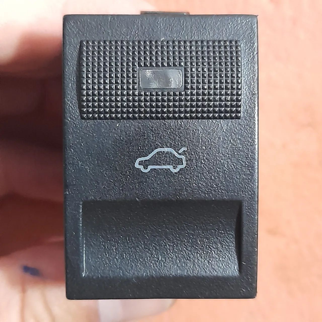 BOTAO ABERTURA PORTA MALAS GOL PARATI G3 G4 ORIGINAL 377959831A