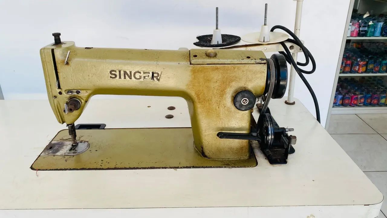 Máquina singer reta  - Foto 4